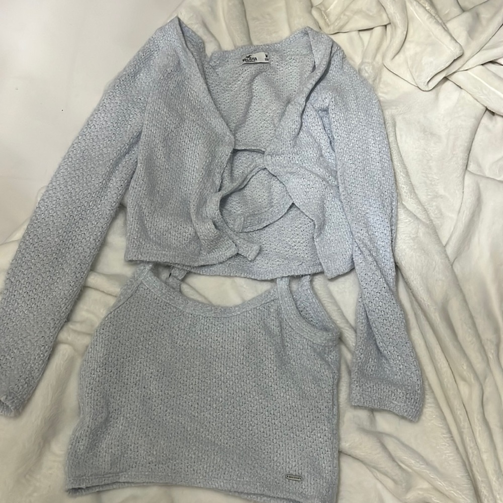 Hollister 2 piece crop top and matching sweater, NWOT